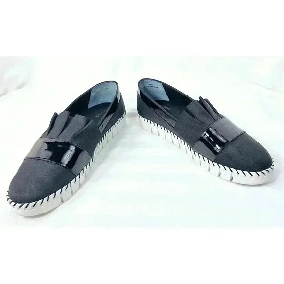 J. Renee Hivani Slip‎ On Sneakers Black White Size 11M - Picture 2 of 8